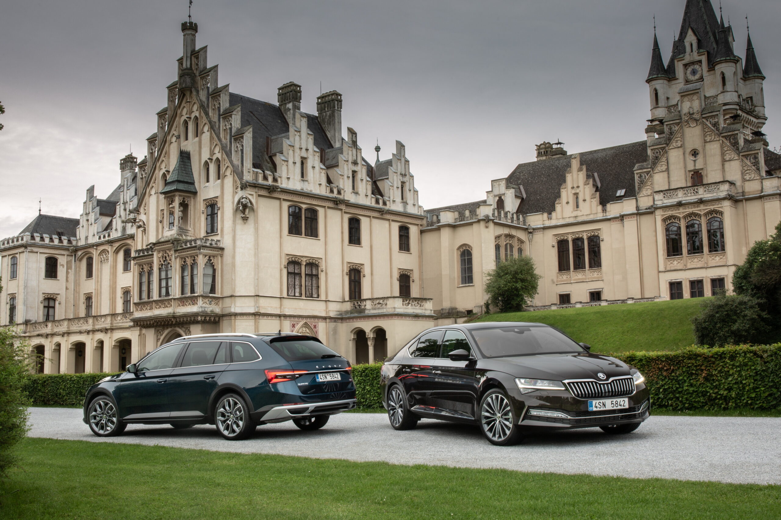 Škoda Octavia a Superb získaly titul Vůz roku s pohonem všech čtyř kol