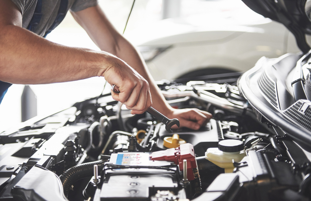 Chování mechaniků v servisech je stále horší. Před předáním auta je třeba myslet na několik věcí